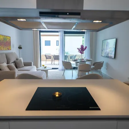 Daire Luxury 2 Bedroom Sea View Altos De Monteros *
