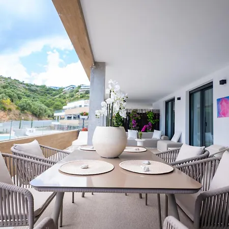 Luxury 2 Bedroom Sea View Altos De Monteros Marbella