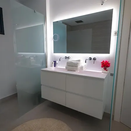Luxury 2 Bedroom Sea View Altos De Monteros Daire Marbella